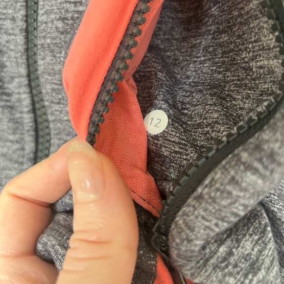 2010 Lululemon Define Jacket Size 12 - Picture 2 of 4